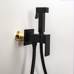 Гигиенический душ со смесителем AVS Cube черный матовый Гигиенический душ со смесителем AVS Cube черный матовый